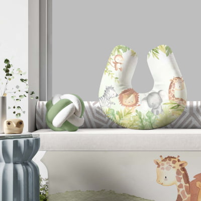 Almofada de Amamentação Travesseiro Safari Folhas Verde AM468 Papel de parede  infantil, Enxovais para Bebê, Kits Berço, Kit Cama, faixa decorativa, régua do crescimento, quadros decorativos infantil.